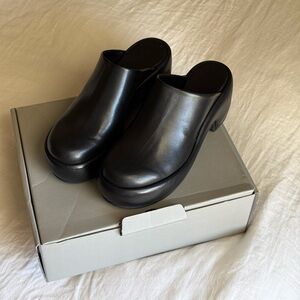 Everlane Clogs
